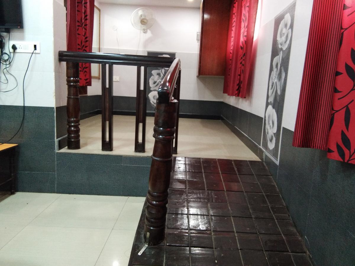 Hotel Sanman Lodge Шимога Екстериор снимка